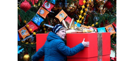 Мужчины обогнали женщин в тратах к Новому году  